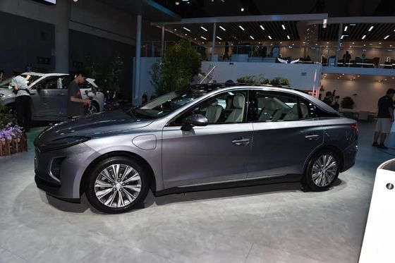 Petrol Or Electric Fuel 2024 Hongqi Eqm5 Car Black Color Efficient Seat Ventilation